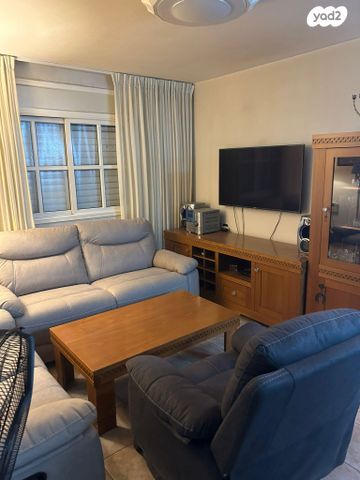 דירה, שדרות העצמאות 10, נאות אשכול, יבנה