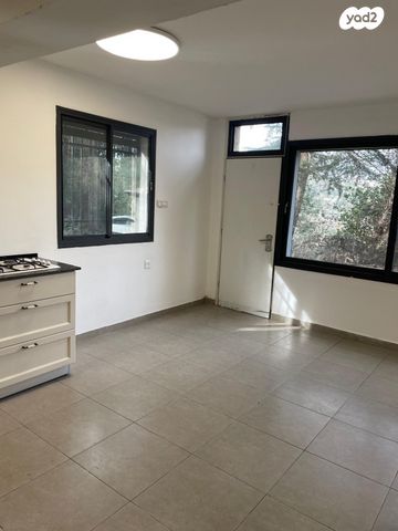 דרך בריכות היער 111