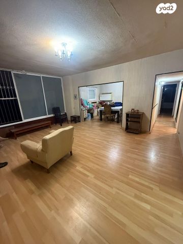 דרך זאב ז'בוטינסקי 22