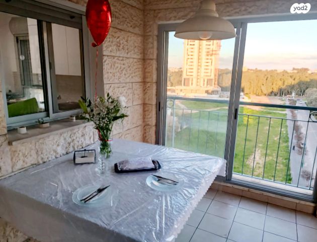 ד"ר יהודה פרח 9