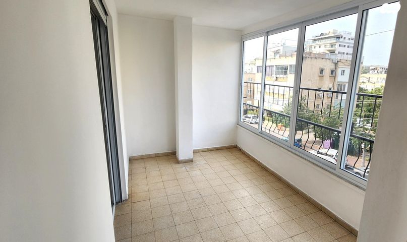 שדרות ירושלים 66