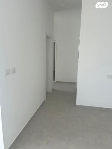 דירה, אורן 1, בת חפר, בת חפר