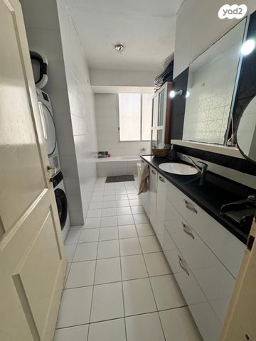 דירה, עוזיאל 141, נגבה, רמת גן