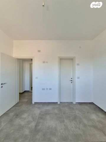 דירה, רקפת 6, הפרחים, חריש