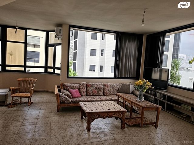 גג/ פנטהאוז, חניתה 6, קרית יוסף, גבעתיים