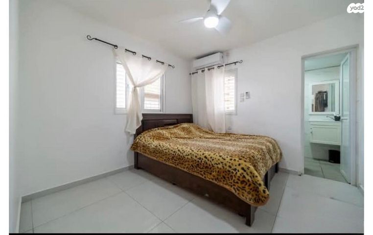 קיבוץ גלויות 21