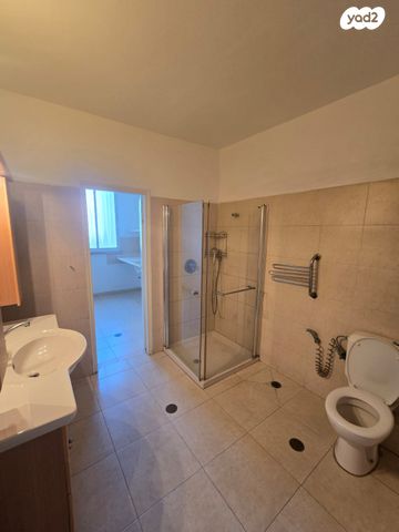 דירה, הגיבורים 58, מרכז העיר, חדרה