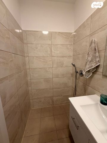 דירה, הרב אברהם זקן 1, מורדות ארנונה, ירושלים