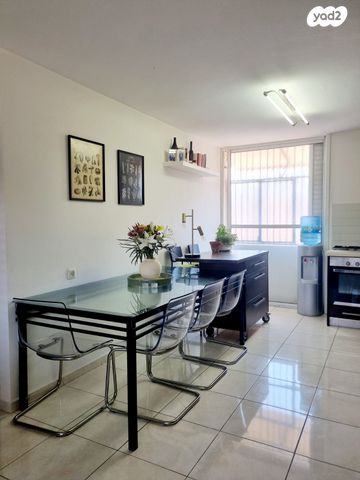 דירה, שיק 8, נווה עופר, תל כביר, תל אביב יפו