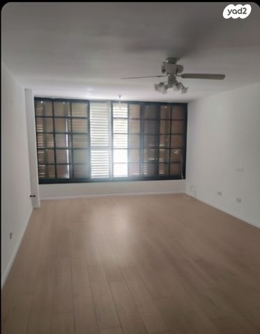 שדרות גלוסקין 24