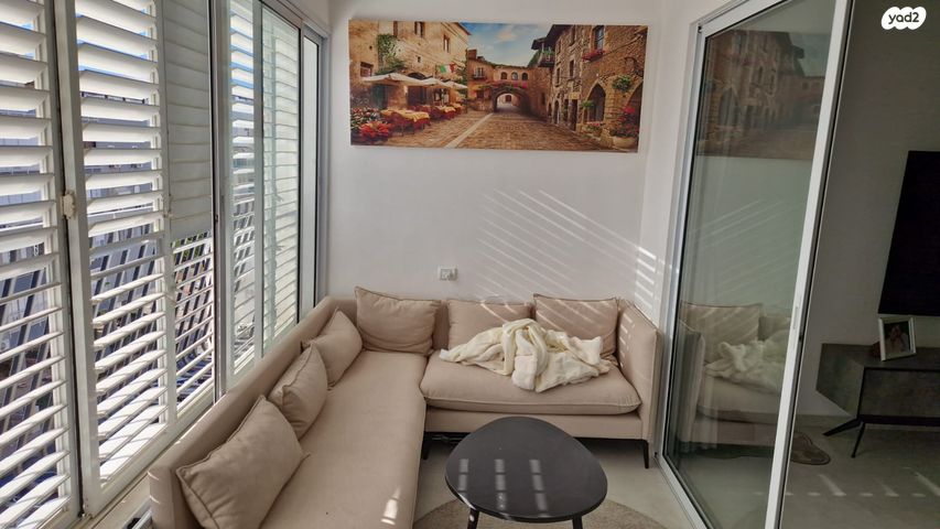 דירה, רחל המשוררת 13, דרום מערב ותיק, בת ים