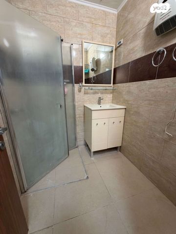 דירת גן, מנחם בגין 79, שאר העיר, חצור הגלילית