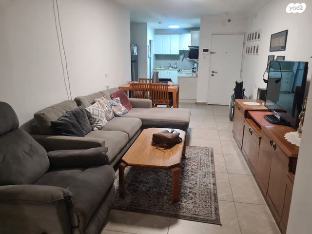 דירה, שרה אהרונסון 40, אזור הבילויים, רמת גן