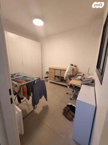 דירה, הרב אברהם זקן 1, מורדות ארנונה, ירושלים