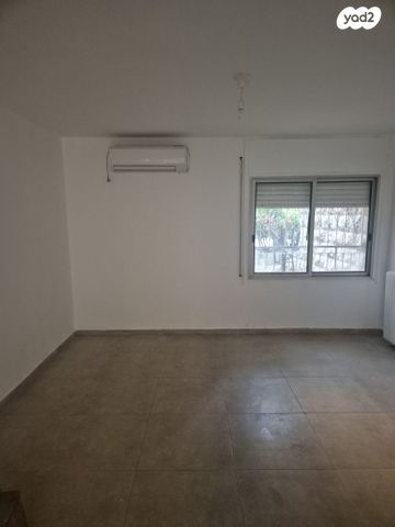 דירה, מאיר נקר 10, ארמון הנציב, תלפיות מזרח, ירושלים