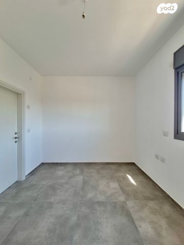 דירה, רקפת 6, הפרחים, חריש