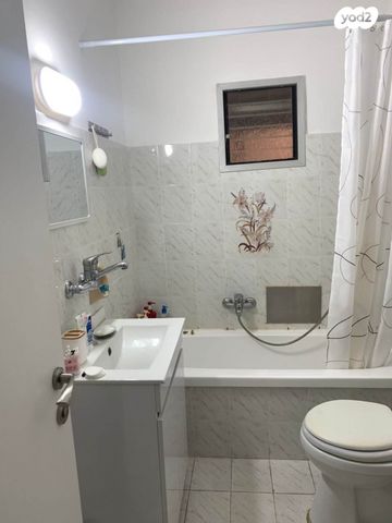 דירה, חיים משה שפירא 15, רובע ד', אשדוד