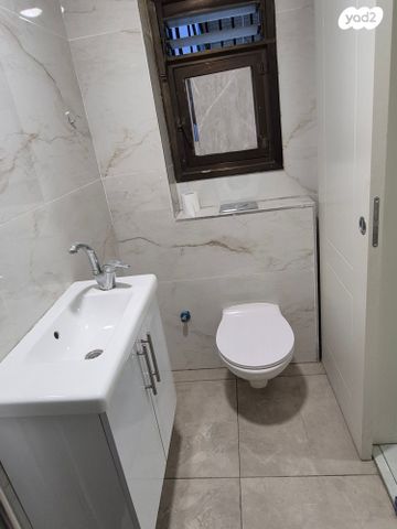 דירה, ביאליק 1, שכונת חשמונאים, מרכז העיר א, רמת גן