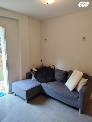 דירת גן, הברוש 9, בית נקופה, בית נקופה