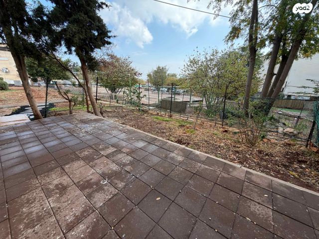 דירת גן, מנחם בגין 79, שאר העיר, חצור הגלילית