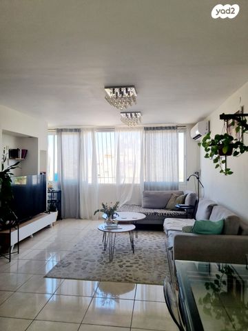 דירה, שיק 8, נווה עופר, תל כביר, תל אביב יפו