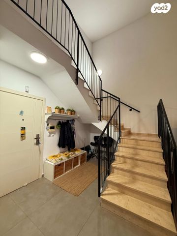 גג/ פנטהאוז, אהוד מנור 10, יפה נוף, כפר יונה