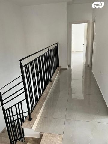 דו משפחתי, השמחה 21, שרונה, כפר יונה