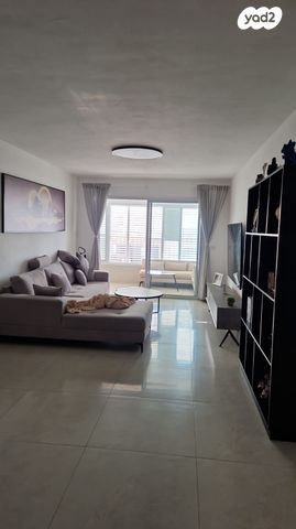 דירה, רחל המשוררת 13, דרום מערב ותיק, בת ים