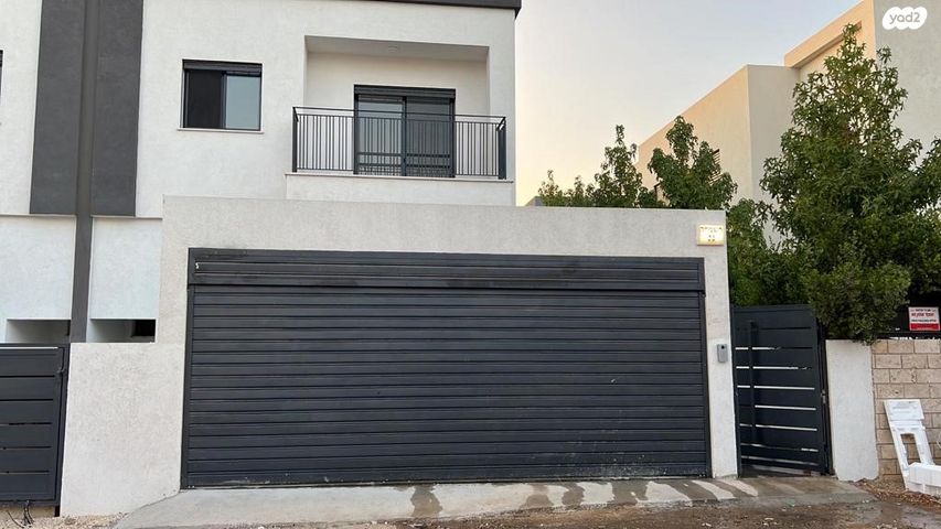 דו משפחתי, השמחה 21, שרונה, כפר יונה