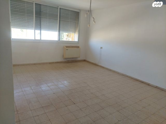 דירה, שדרות המגינים 127, קרית אליהו, חיפה