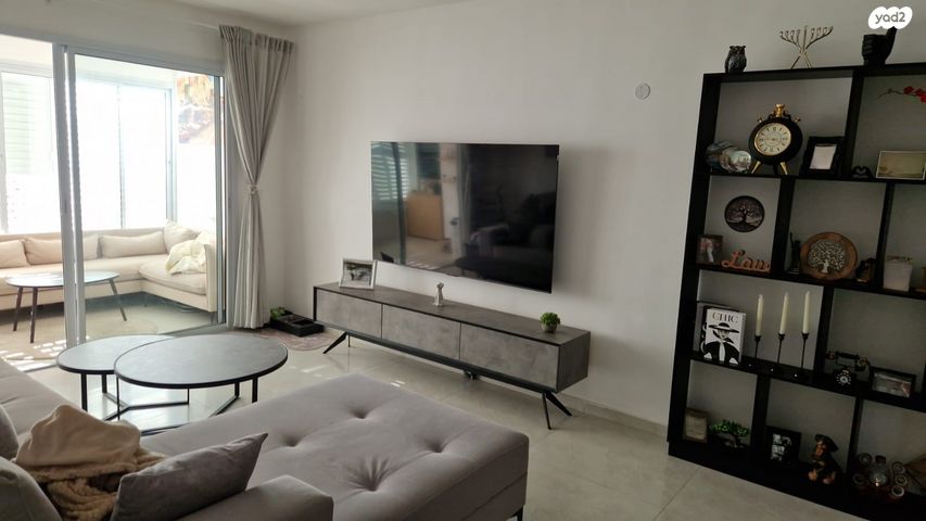 דירה, רחל המשוררת 13, דרום מערב ותיק, בת ים