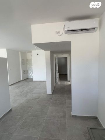 דירה, מבצע מכבי 2, טבריה המושבה, טבריה