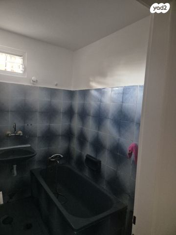 דירה, מאיר נקר 10, ארמון הנציב, תלפיות מזרח, ירושלים