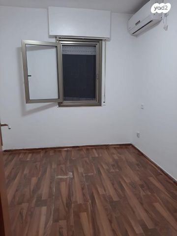 דירה, הרב גולד 15, כיסופים, כפר סבא