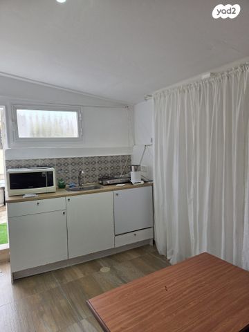 דירה, שדרות הציונות 17, ואדי נסנאס, חיפה