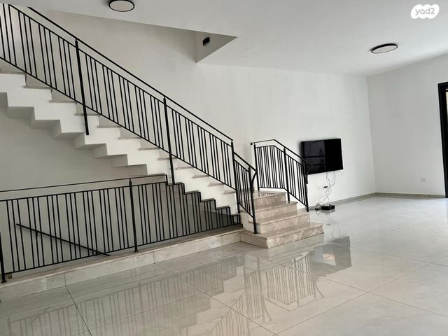 דו משפחתי, השמחה 21, שרונה, כפר יונה