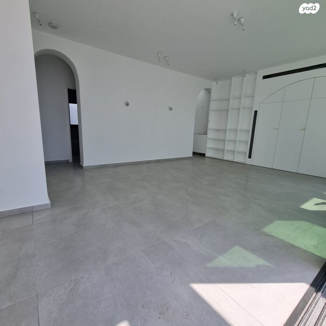 גג/ פנטהאוז, קהילת ורשה 39, הדר יוסף, תל אביב יפו