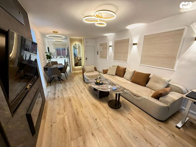 דירת גן, הנגב 43, רובע ד', אריאל