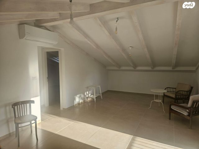 דירה, הטבעונים 2, גיניגר, גיניגר