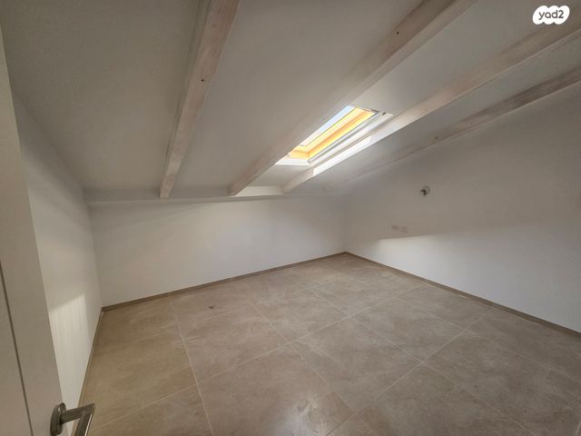 דירה, הטבעונים 2, גיניגר, גיניגר