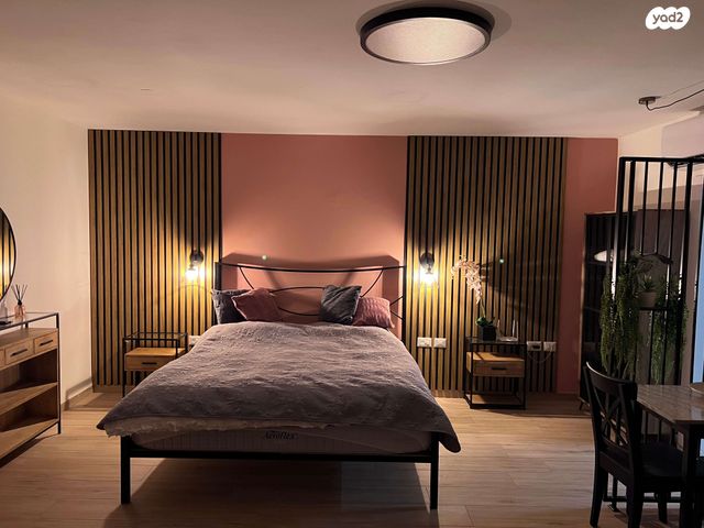 יחידת דיור, נחל מירון 1, מורדות רזים, צפת