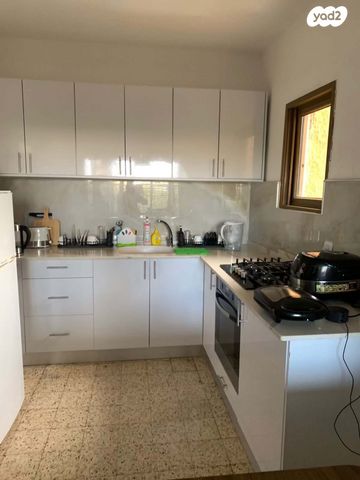 דירה, חיים משה שפירא 15, רובע ד', אשדוד