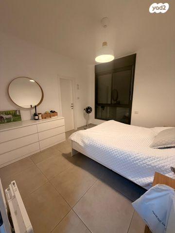 דירה, הרב אברהם זקן 1, מורדות ארנונה, ירושלים