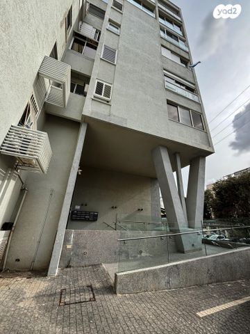 קדושי השואה 56