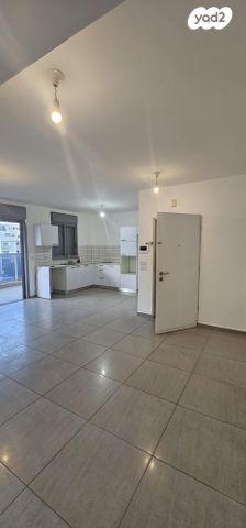 דירה, האר"י הקדוש 12, מחנה יהודה, פתח תקווה