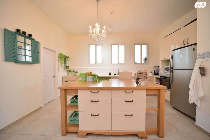 בית פרטי/ קוטג', ארז 604, לוזית, לוזית