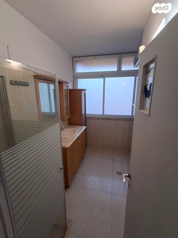 דירה, ארלוזורוב 1, ארלוזורוב, גבעתיים