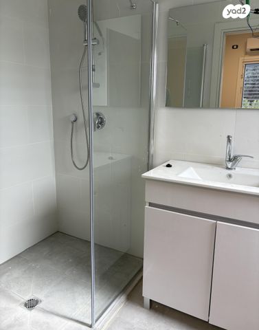 דירה, הרצל 58, שכונת בן גוריון, מרכז העיר ג', רמת גן