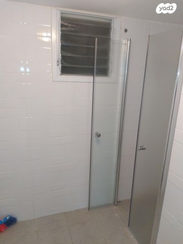 דירה, שדרות כצנלסון 18, מרכז העיר, קרית אתא