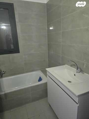 דירה, שיר השירים 9, גן יבנה מערב, גן יבנה